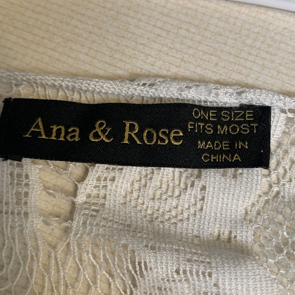 Ann & Rose White Lace Fringe Kimono
